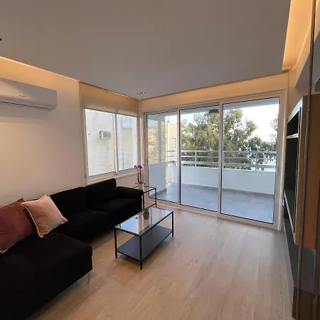 Amathus Modern Beachfront Flat *