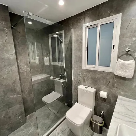 Amathus Modern Beachfront Flat *