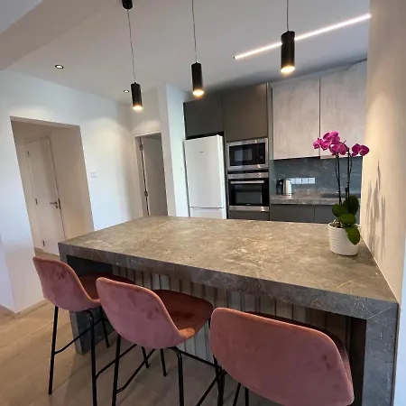 Apartment Amathus Modern Beachfront Flat Limassol